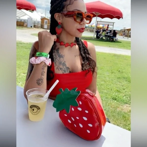 NWT Mini Strawberry Chain Crossbody Faux Leather Bag - Picture 2 of 7